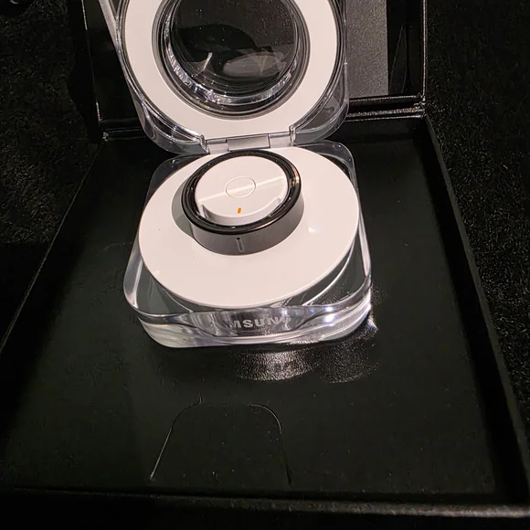 Samsung Galaxy Ring in Black - Picture 2 of 3